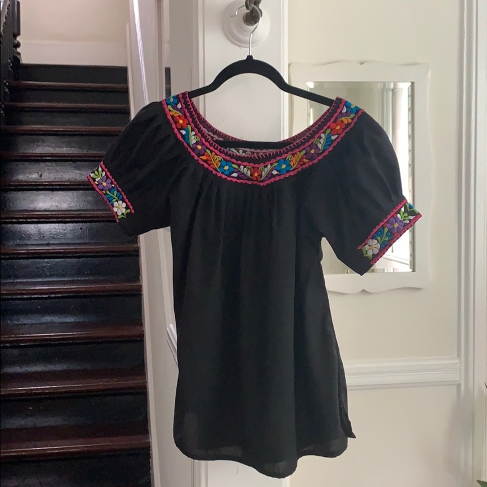 Mexican embroidered peasant top puffed sleeves XS
